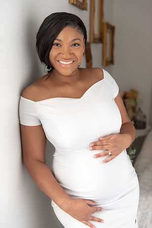 Elegant Maternity Portrait by Studio Lana in Albany NY